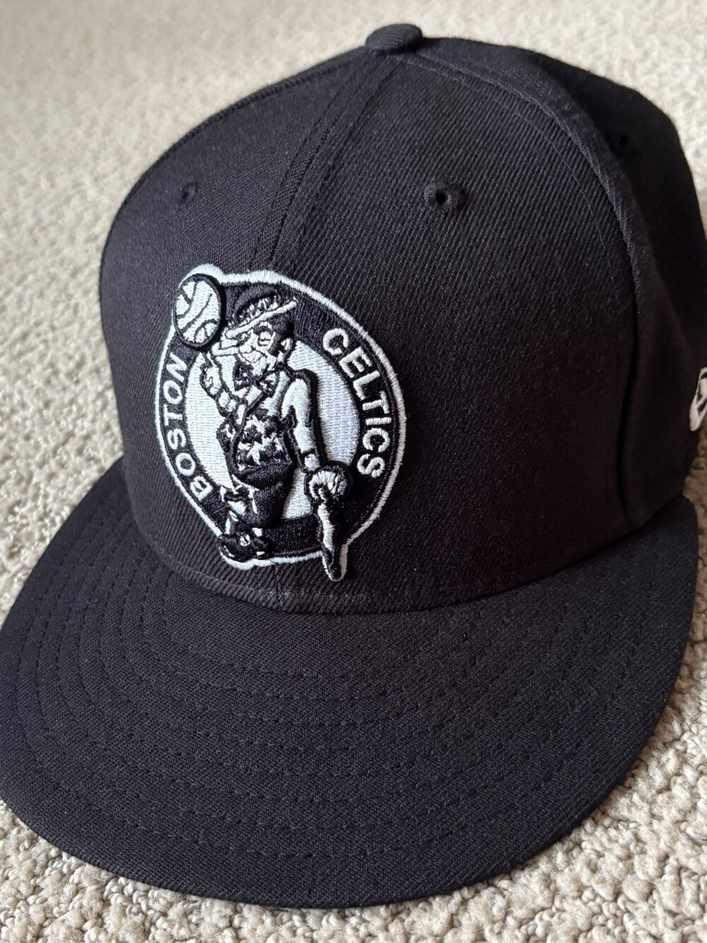 New Era Boston Celtics 59FIFTY Basic Black White Gray Fitted Hat Cap NBA 7 3/8